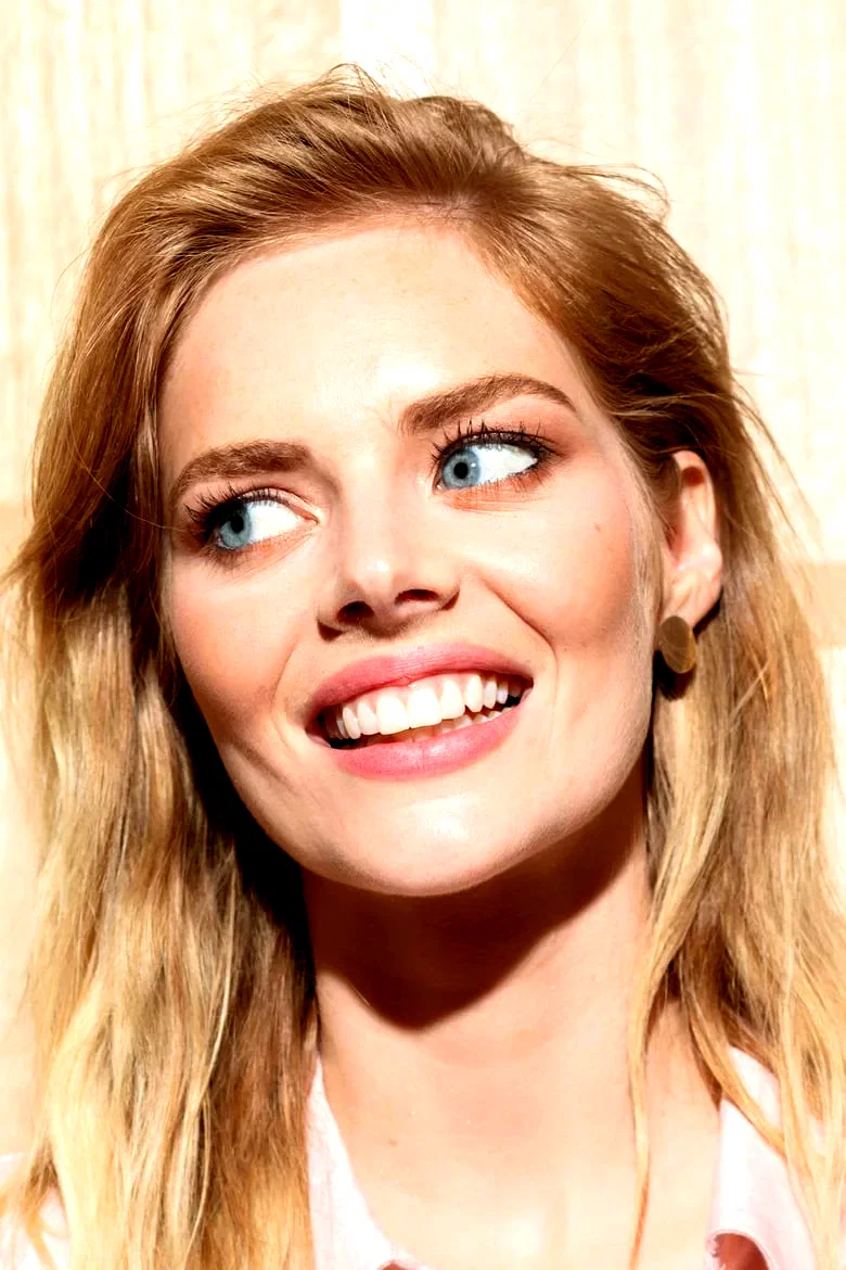  Samara Weaving