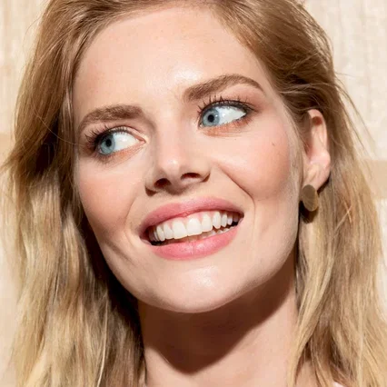  Samara Weaving