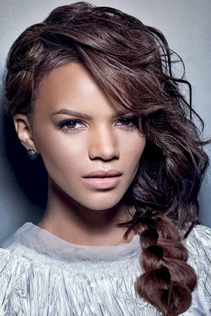  Leslie Grace photo