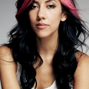 Photo star : Stephanie Beatriz