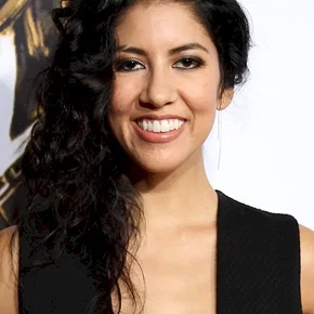 Photo star : Stephanie Beatriz