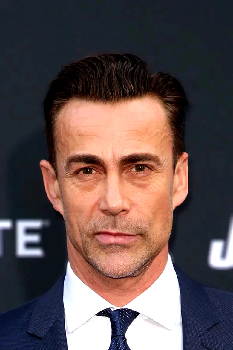  Daniel Bernhardt