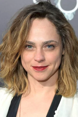 Fiona Dourif photo