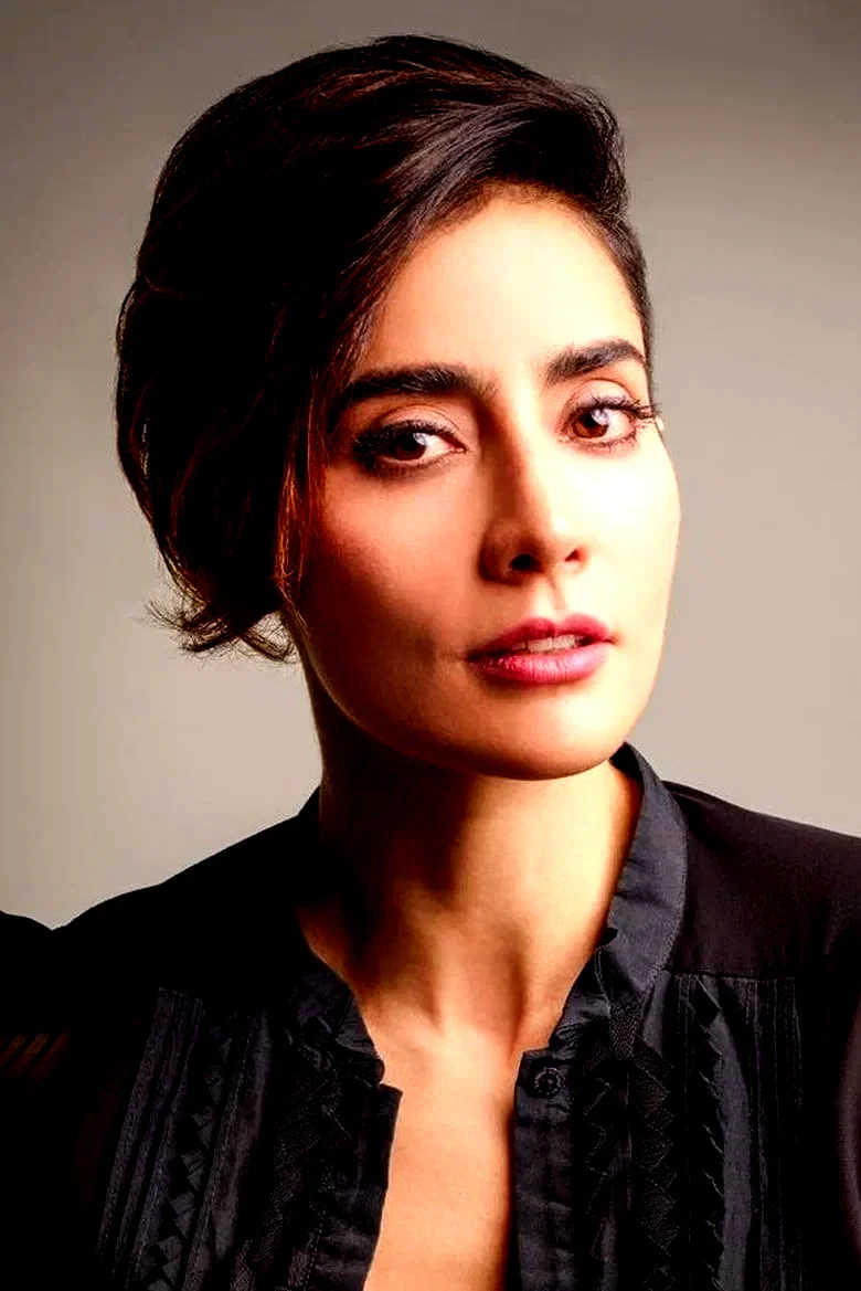  Paola Nuñez