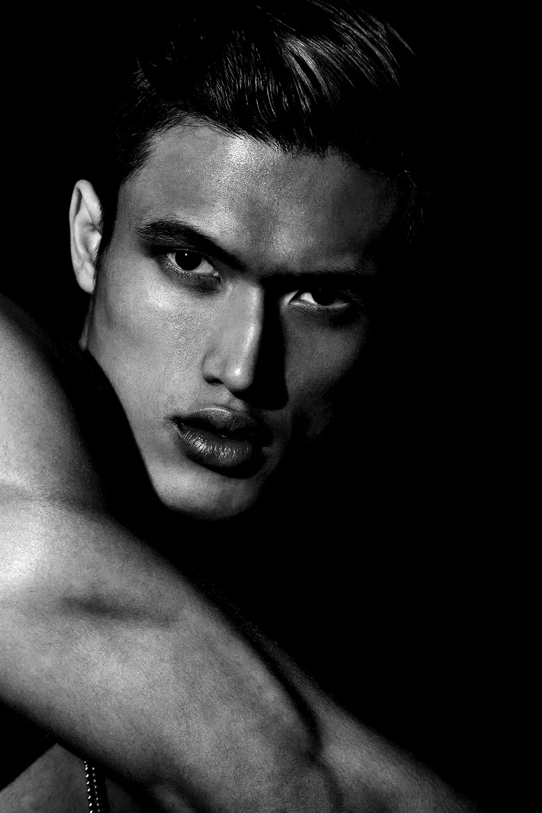  Charles Melton