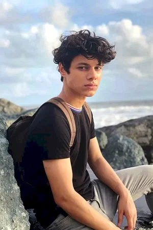  Piyush Khati photo