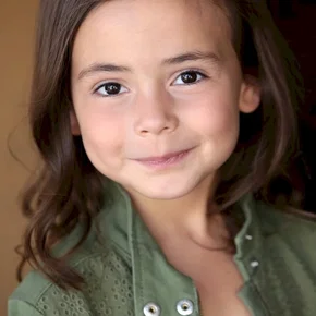 Photo star :  Hala Finley