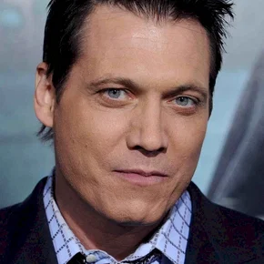 Photo star : Holt McCallany