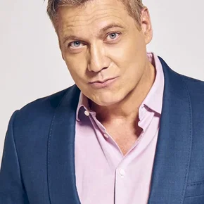 Photo star : Holt McCallany