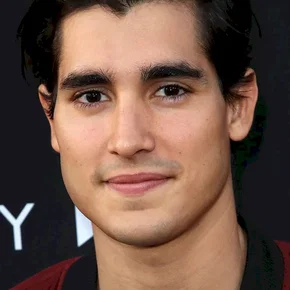 Photo star :  Henry Zaga