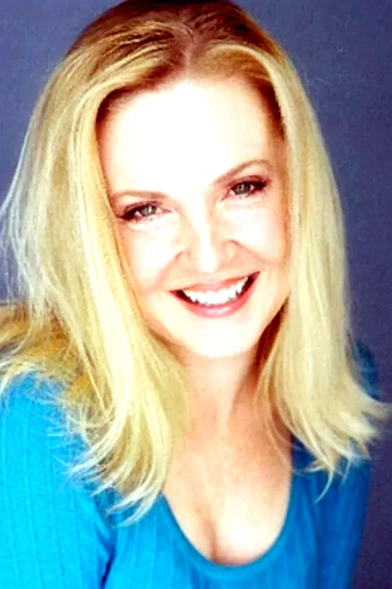  Carolyn Lawrence