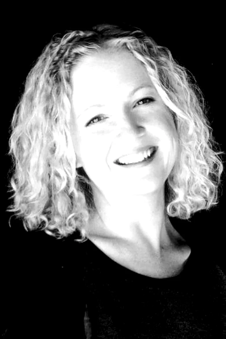  Carolyn Lawrence