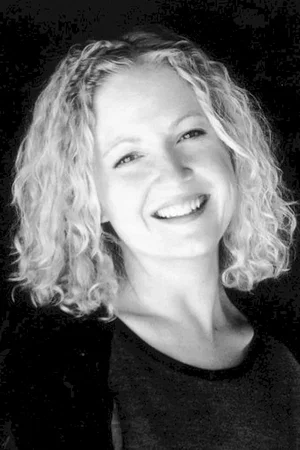  Carolyn Lawrence photo