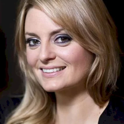 Morgana Robinson