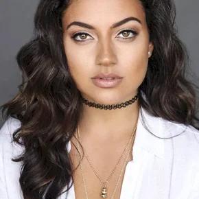 Photo star :  Inanna Sarkis