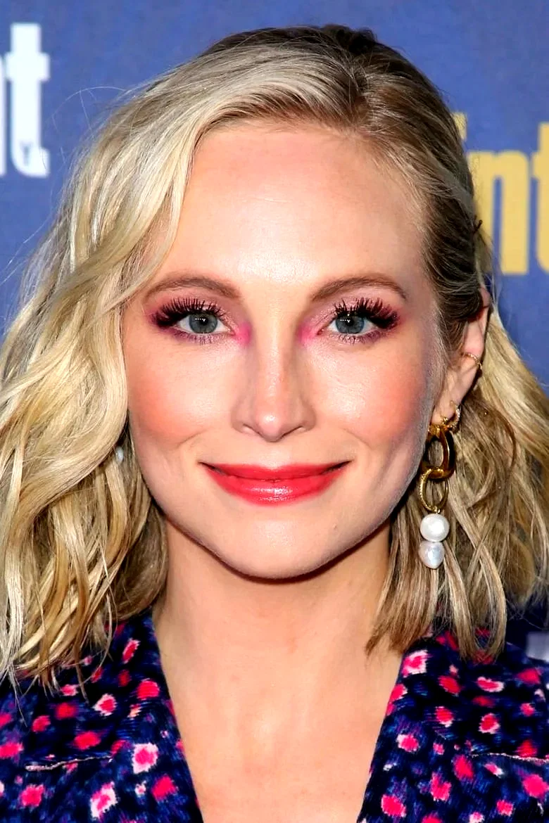  Candice King