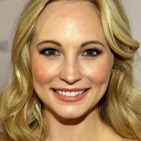 Photo star :  Candice King
