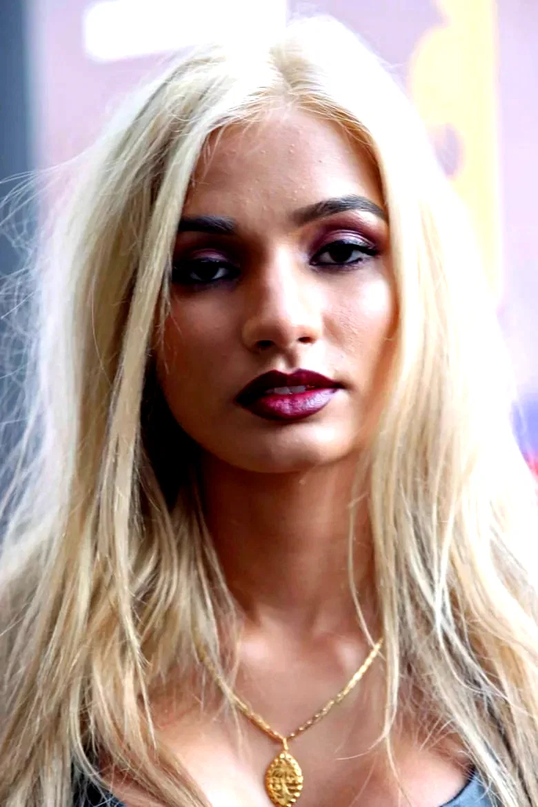  Pia Mia