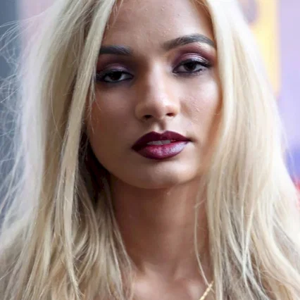  Pia Mia