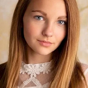 Photo star :  Livvy Stubenrauch