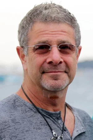 Gil Junger photo