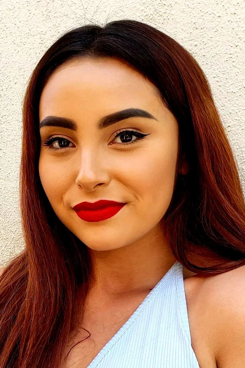  Zoey Luna