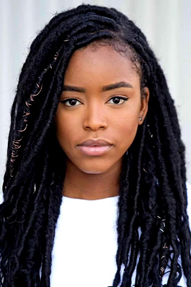  Lovie Simone