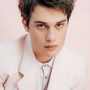 Photo star :  Nicholas Galitzine