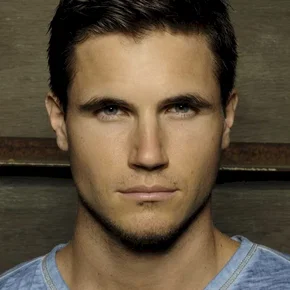 Photo star : Robbie Amell