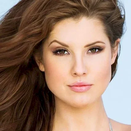  Amanda Cerny
