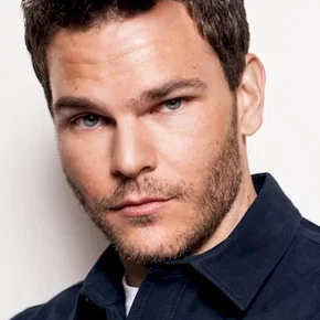 Photo star : Josh Helman