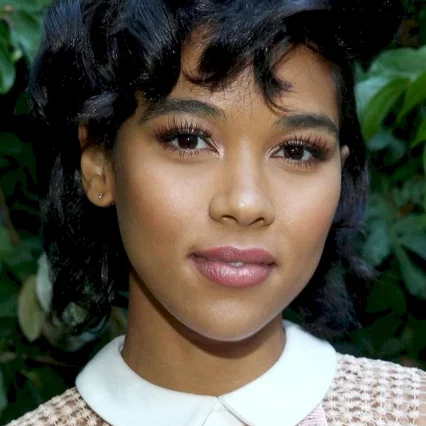  Alexandra Shipp