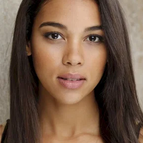 Photo star :  Alexandra Shipp