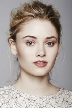  Virginia Gardner photo