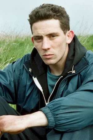Josh O'Connor photo
