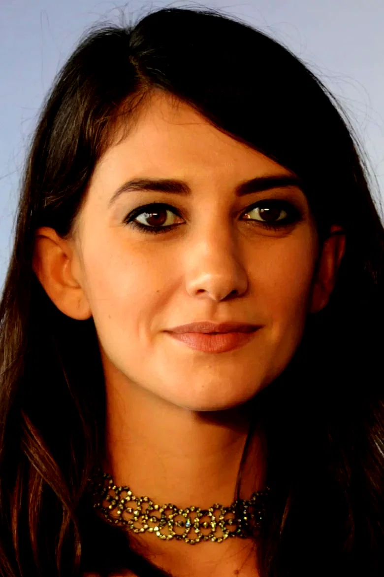  Sheila Vand