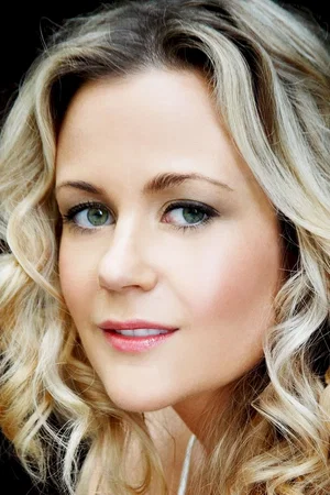 Rachael Carpani photo