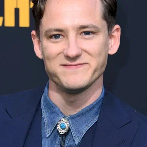 Photo star :  Lewis Pullman