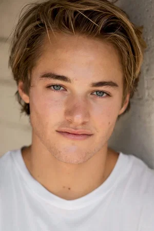  Mitchell Hoog