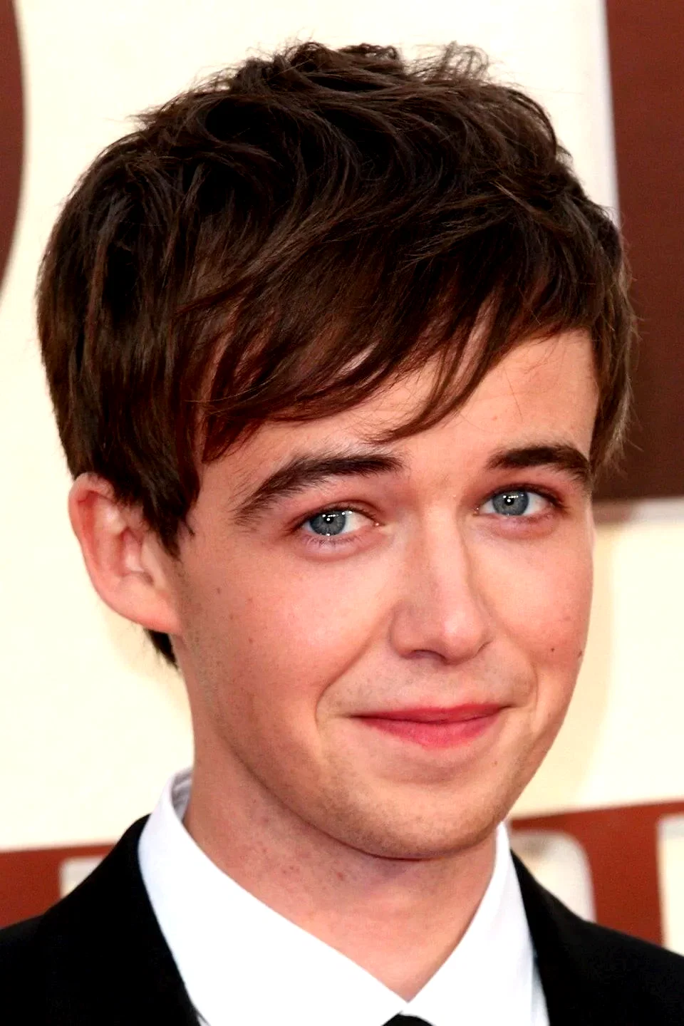  Alex Lawther
