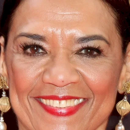  Sonia Manzano