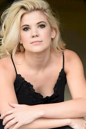  Caroline Arapoglou photo