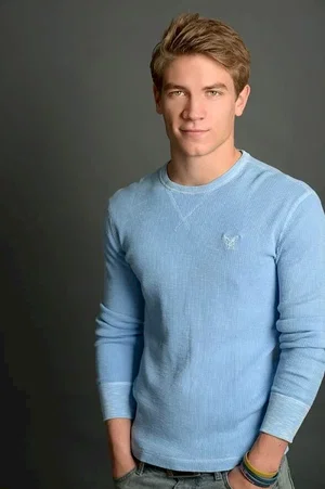  Lucas Adams photo