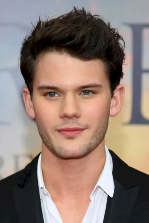 Jeremy  Irvine  photo