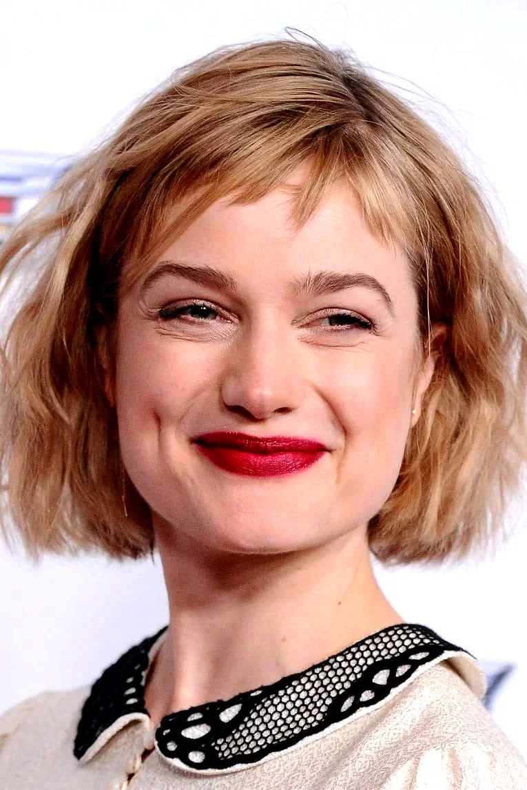  Alison Sudol
