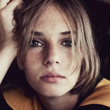  Maya Hawke