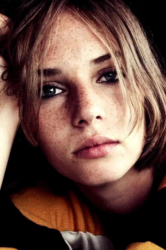  Maya Hawke