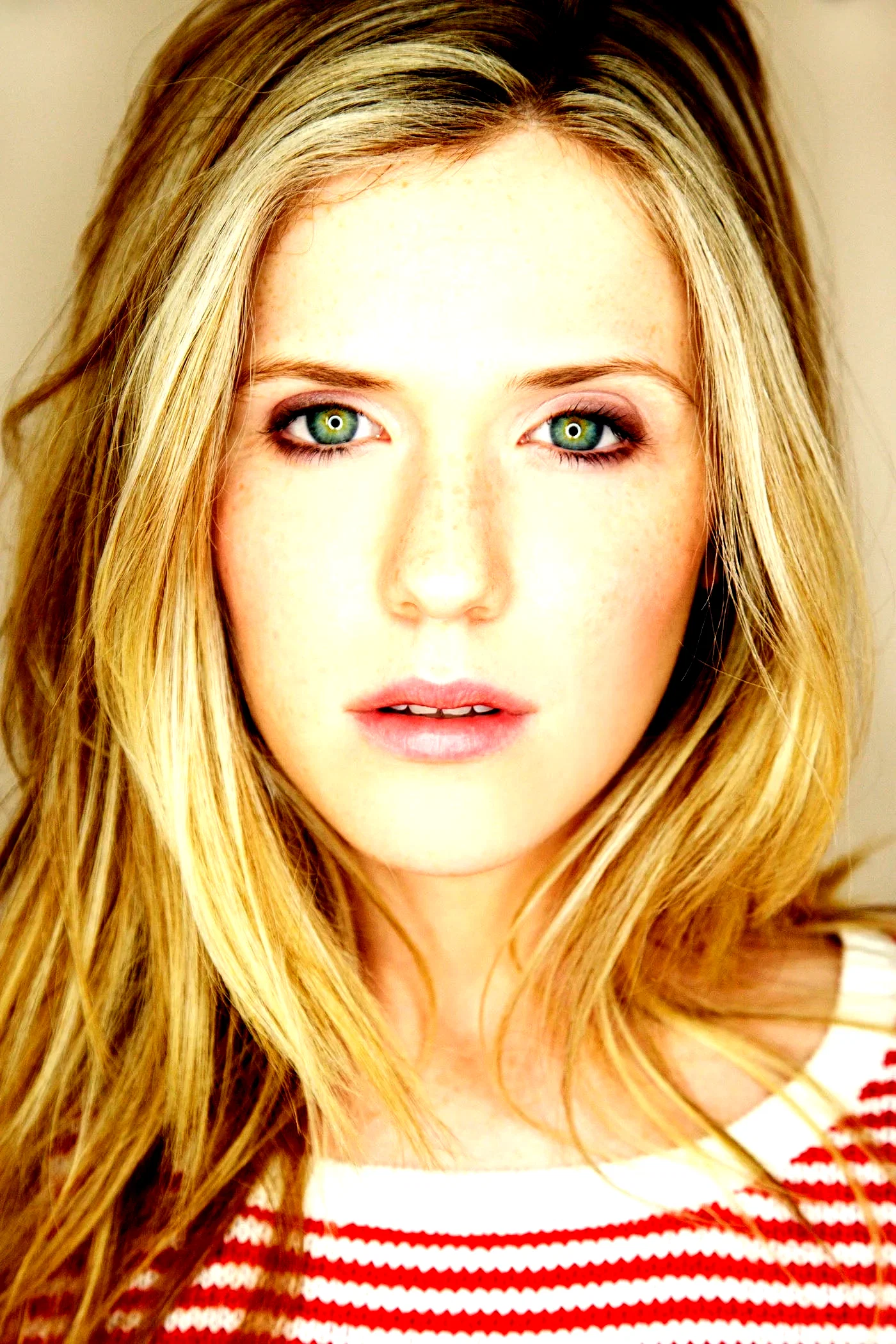  Harriet Dyer
