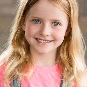 Photo star :  Harper Gunn