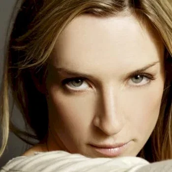  Ever Carradine